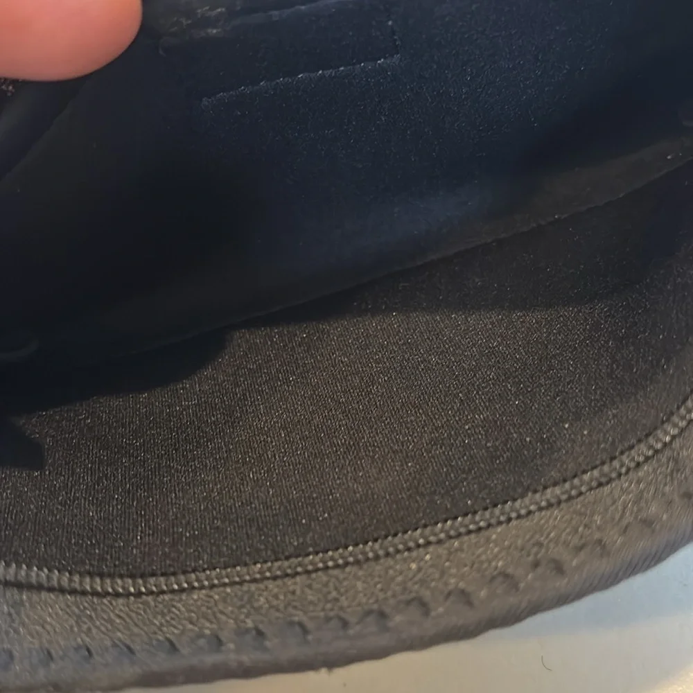 Amphipod Black Running Belt. Unisex - Picture 5 of 12